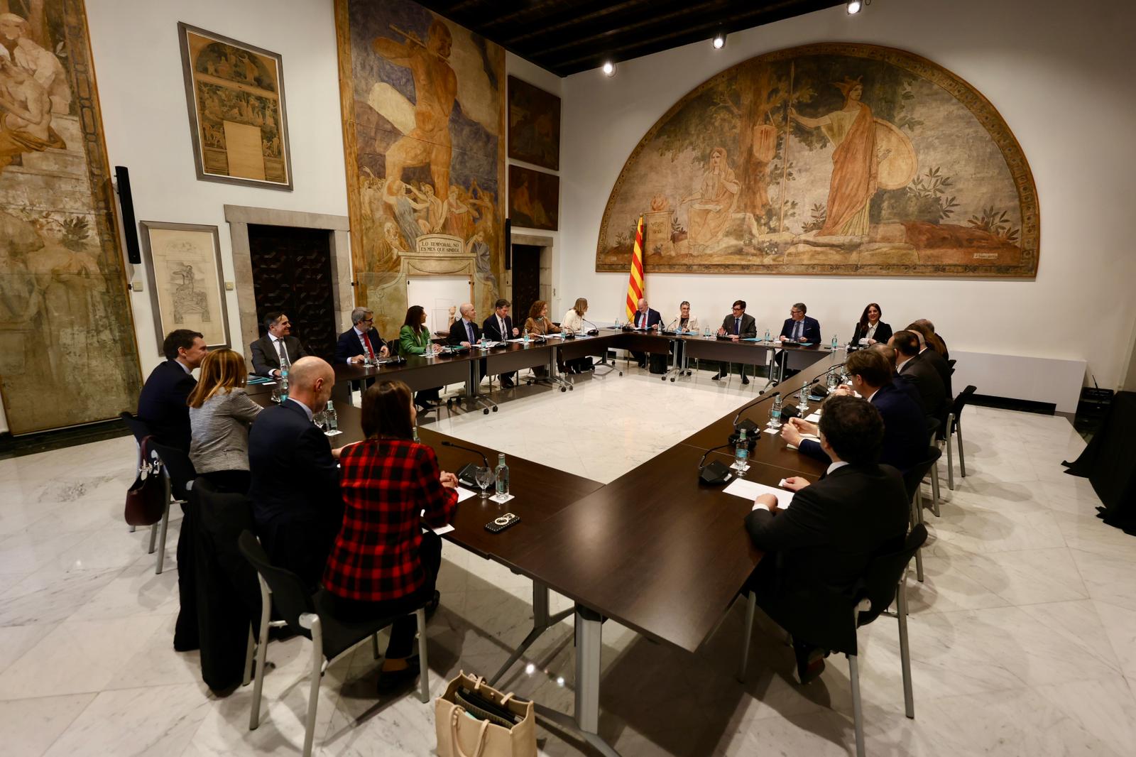 Farmaindustria se reúne con el Govern de Catalunya para potenciar la región  como gran polo biofarmacéutico en Europa | PMFarma